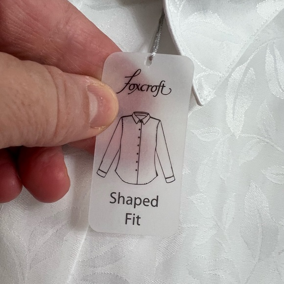 NWT foxcroft wrinkle free button down shirt sizes 16 and 18 floral - Picture 3 of 9